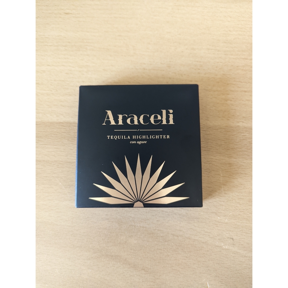 NEW Araceli Beauty Blanco Highlighter (0.28oz)